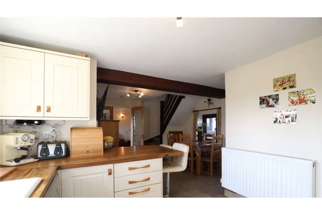 Property photo 3 of 36