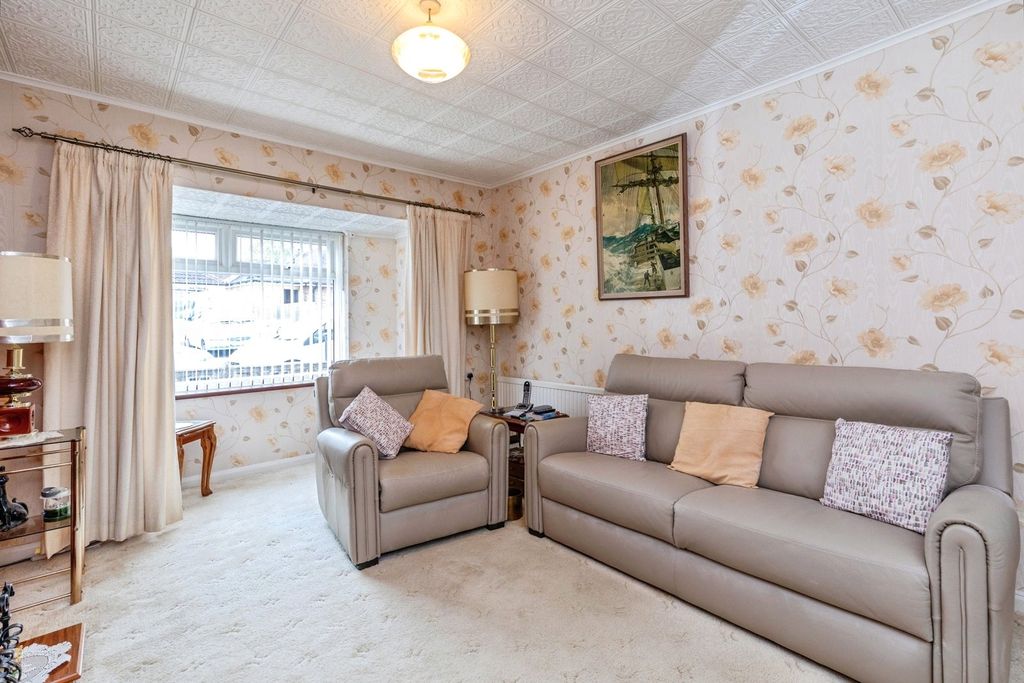 Property photo 2 of 15 Sitting Room