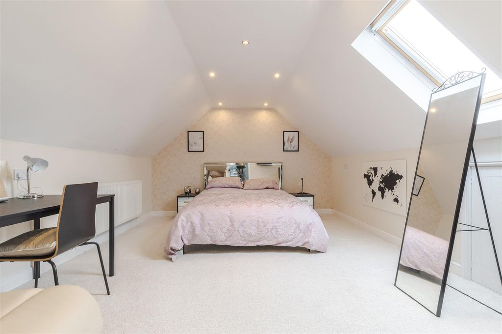 Property photo 3 of 22 Bedroom Two