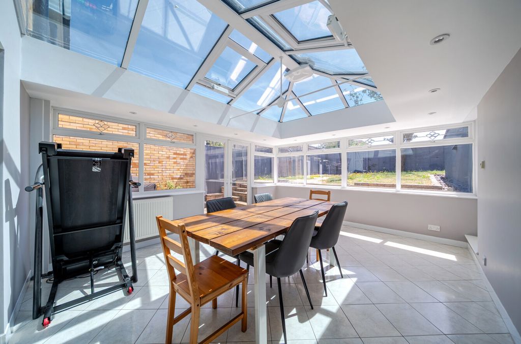 Property photo 3 of 14 1488533-17-6A4d18...