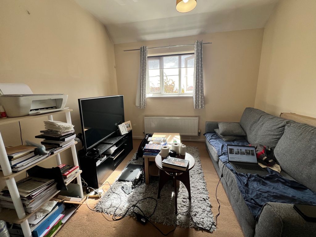 Property photo 2 of 8