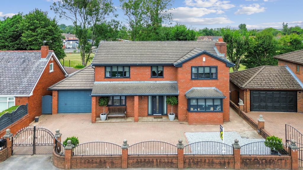 Property photo 1 of 32