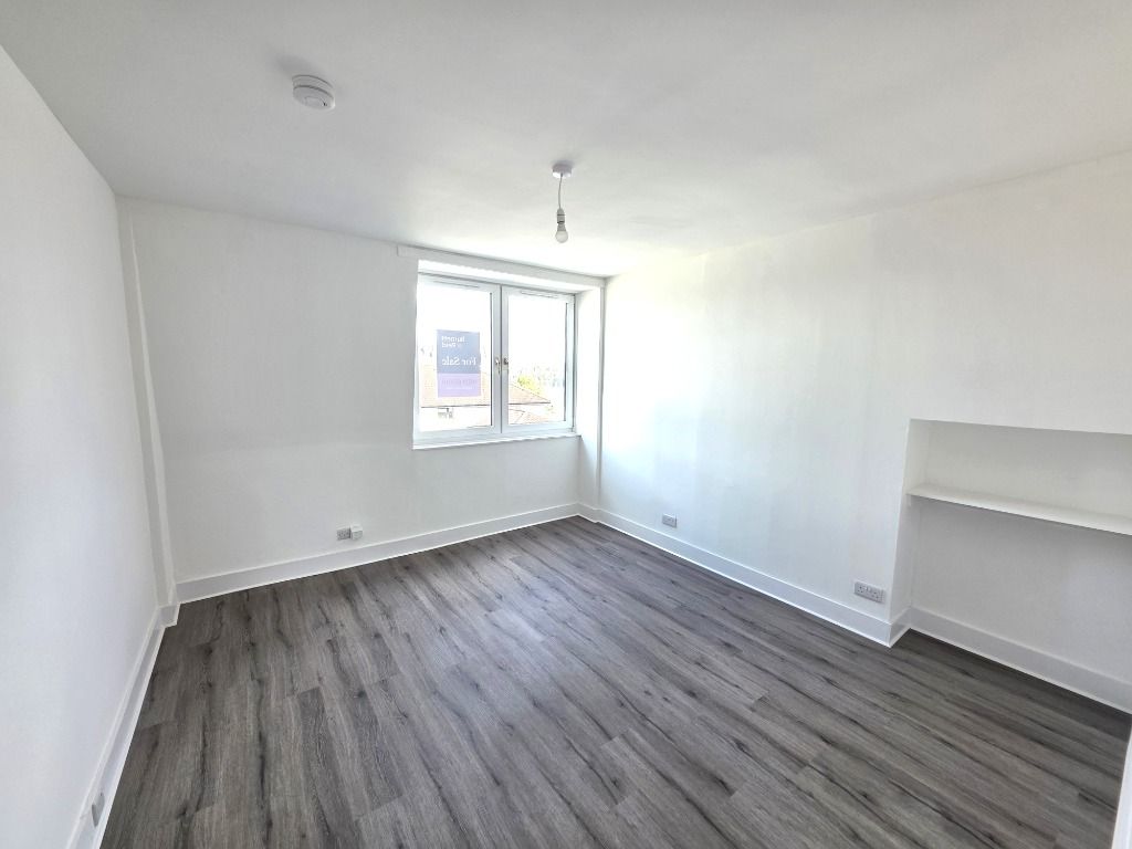 Property photo 3 of 8 Photo 3