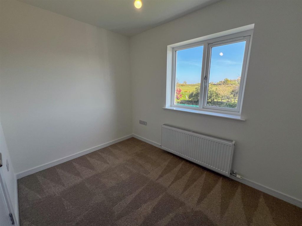 Additional image 12 of 3 bed semi-detached house to rentHouse 22, Oatlands Road, Andreas IM1