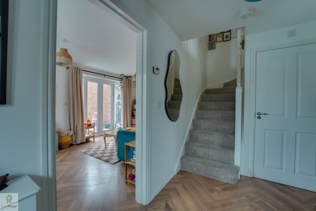 Property photo 2 of 12 Dsc01766-Dsc01770