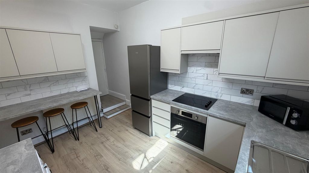 Property photo 3 of 14 7.Jpg