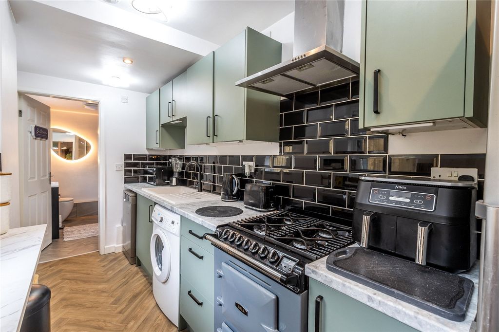 Property photo 2 of 42 Picture No. 45