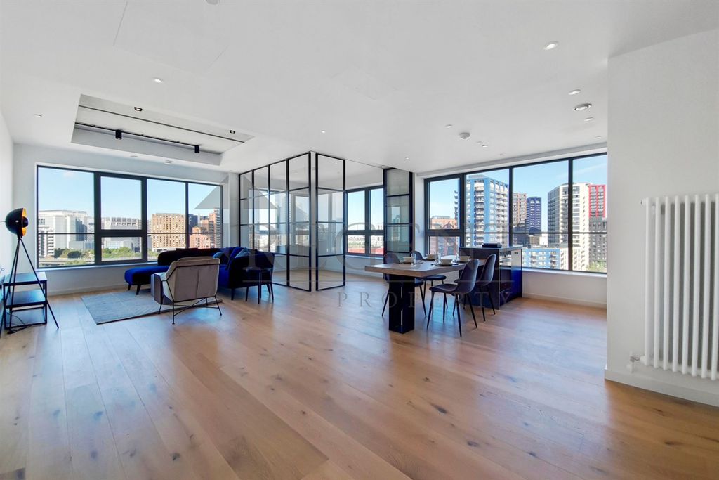 Property photo 2 of 12 Open Plan