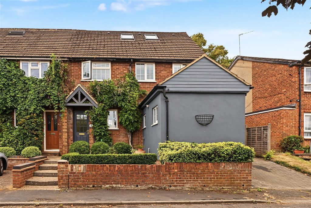 Property photo 1 of 15 1-Lyndhurst-00.Jpg