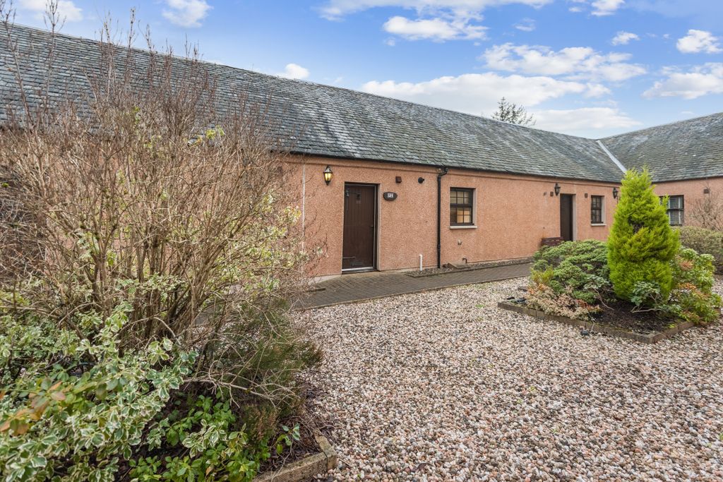 Property photo 3 of 23