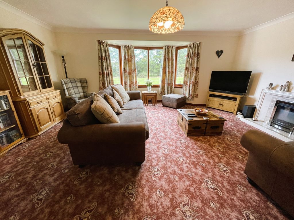 Property photo 2 of 33 Lounge A