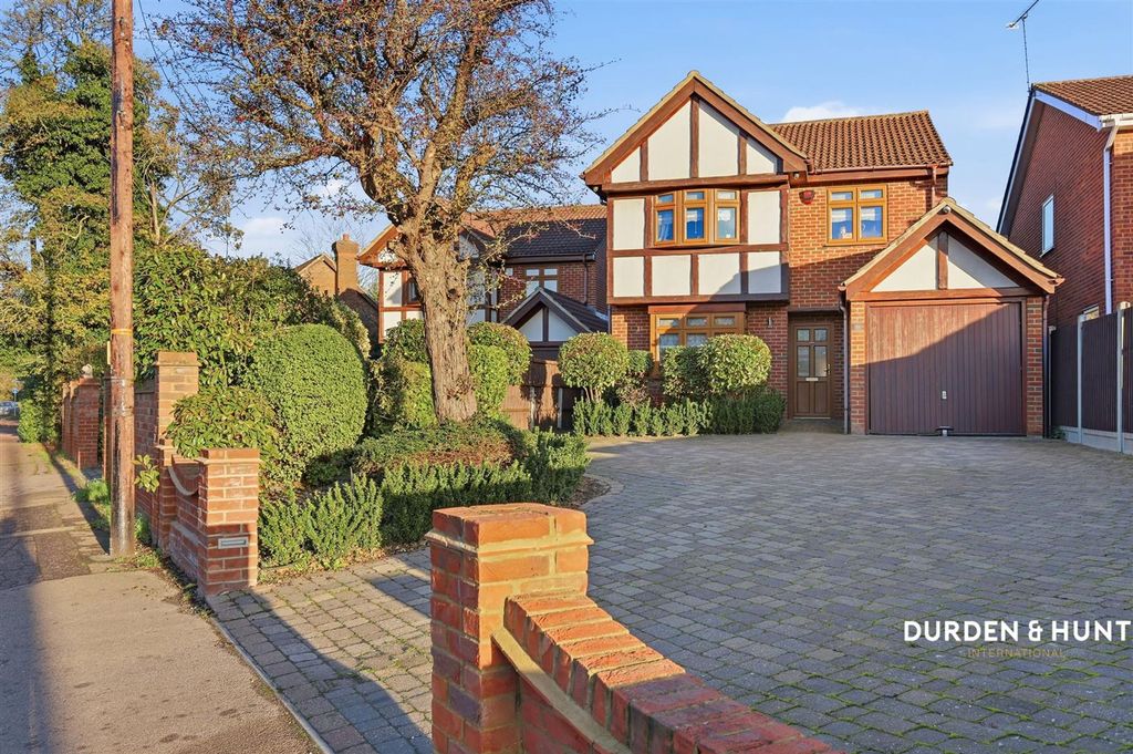 Property photo 1 of 27 High Road North