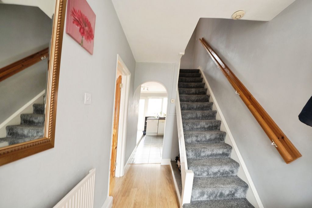 Property photo 3 of 19 Pbox-Img.Jpg