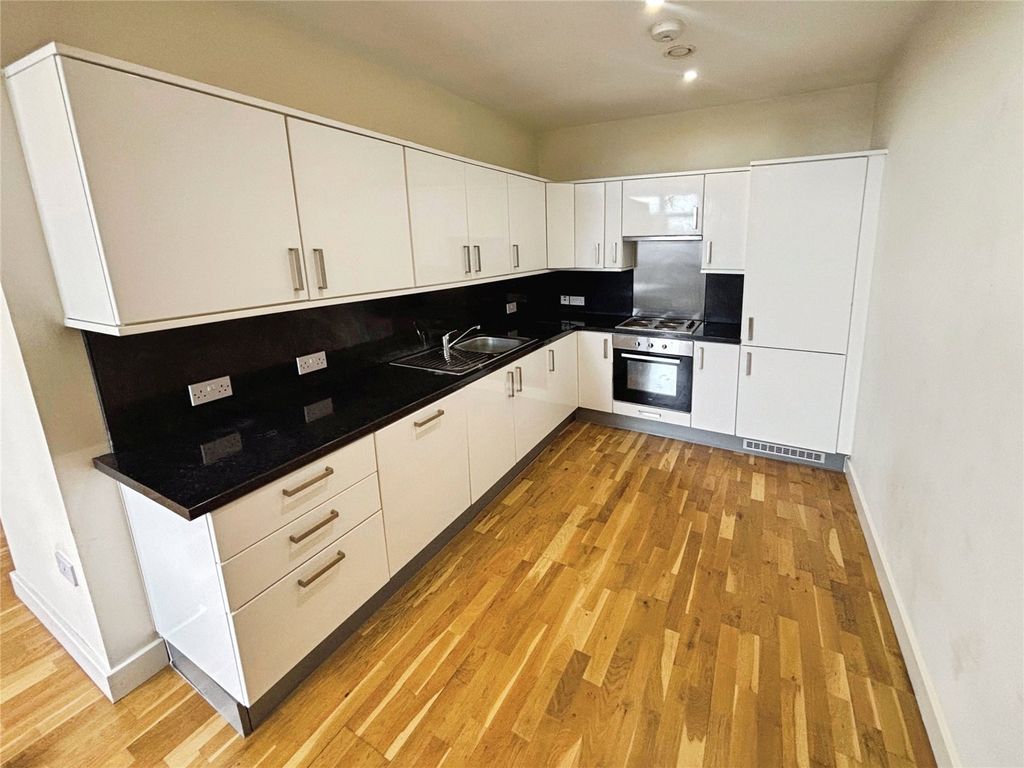 Property photo 3 of 10 Kitchen