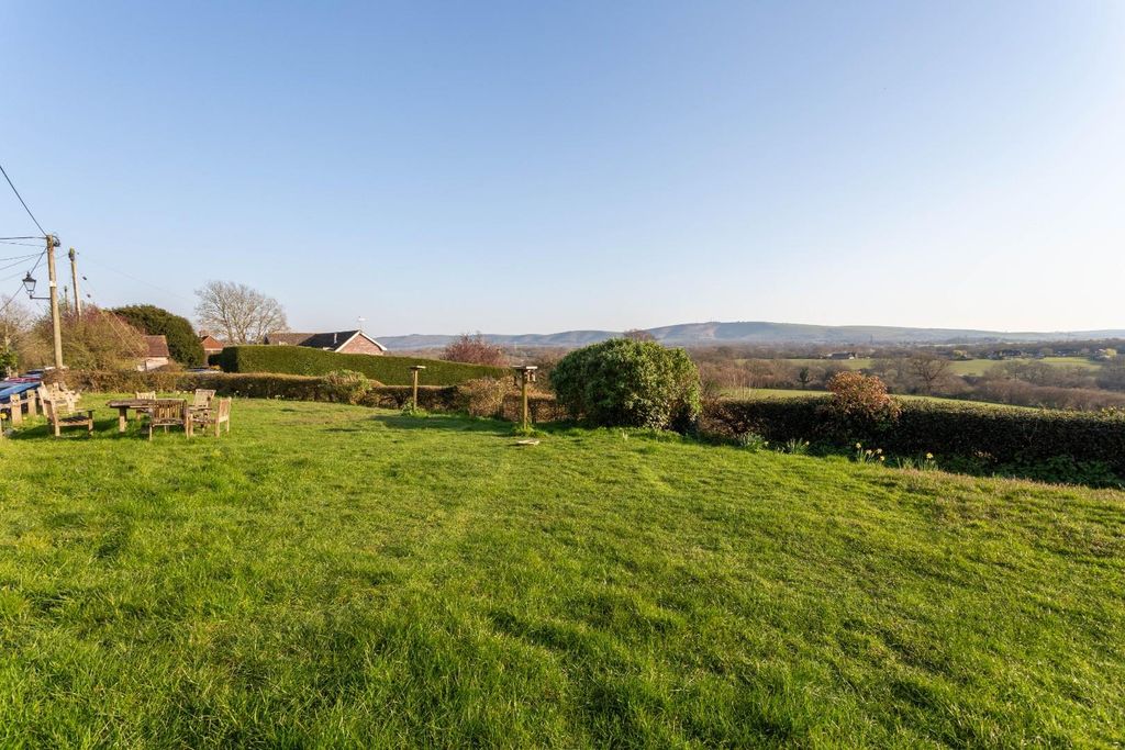 Property photo 2 of 23 South View Terrace-22.Jpg