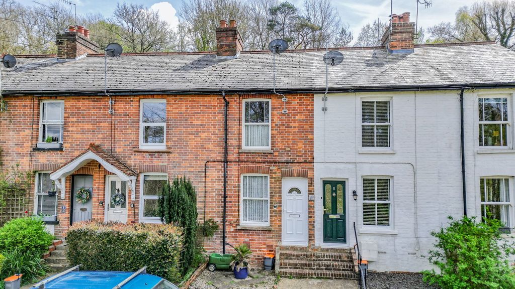 Property photo 1 of 8