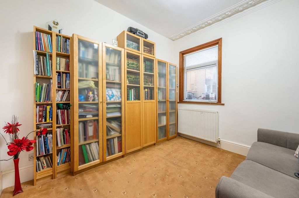 Property photo 2 of 18