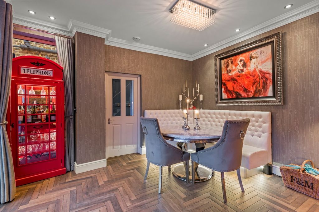 Property photo 3 of 20 Dining Room