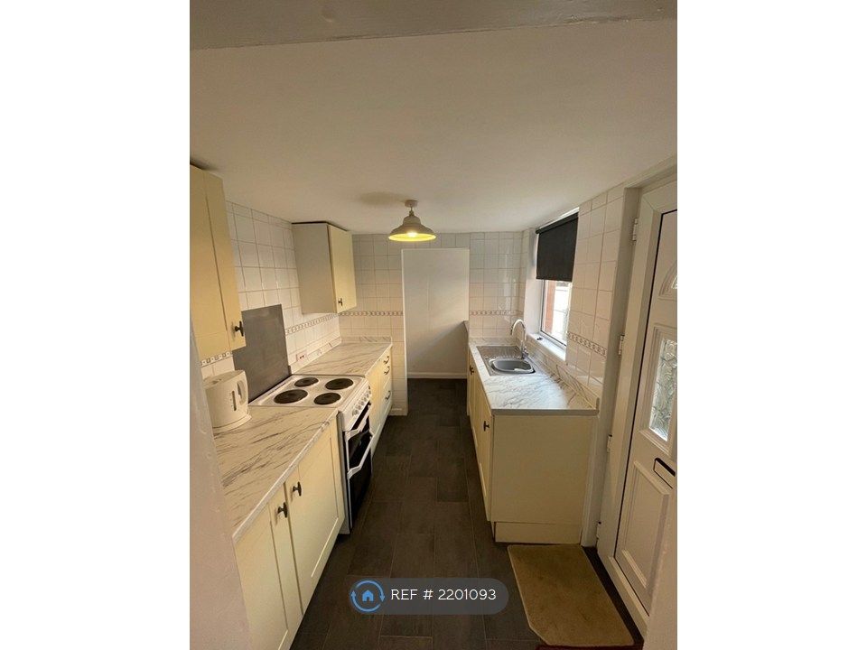 Property photo 1 of 20 Kitchen