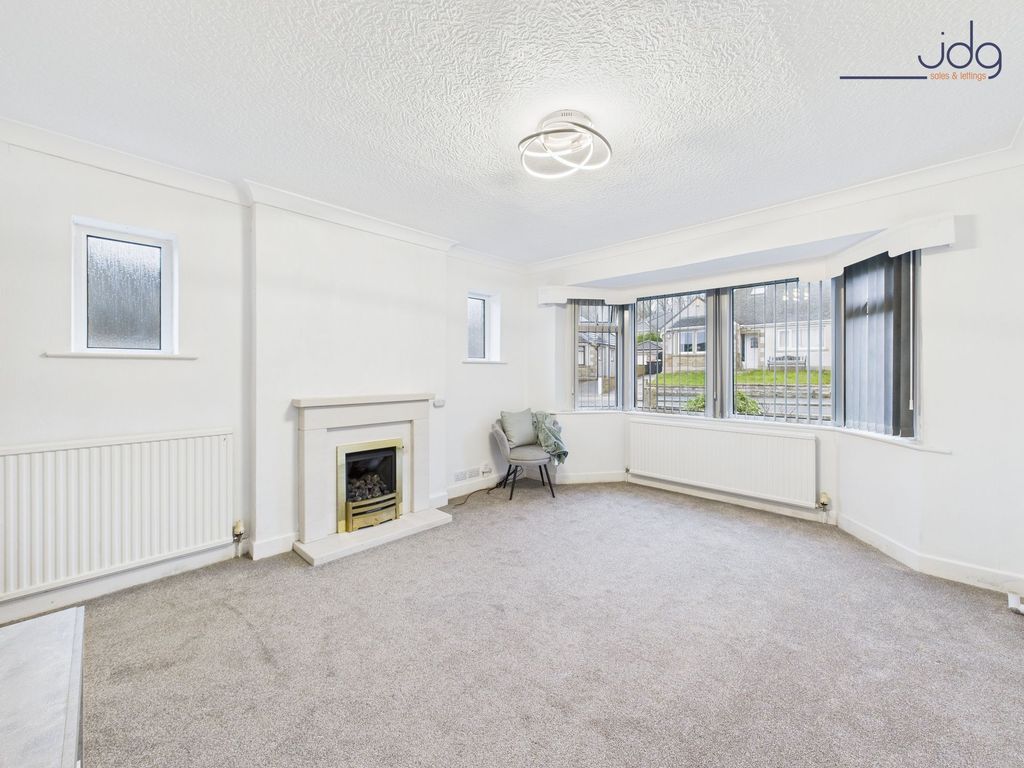 Property photo 3 of 16 Lounge