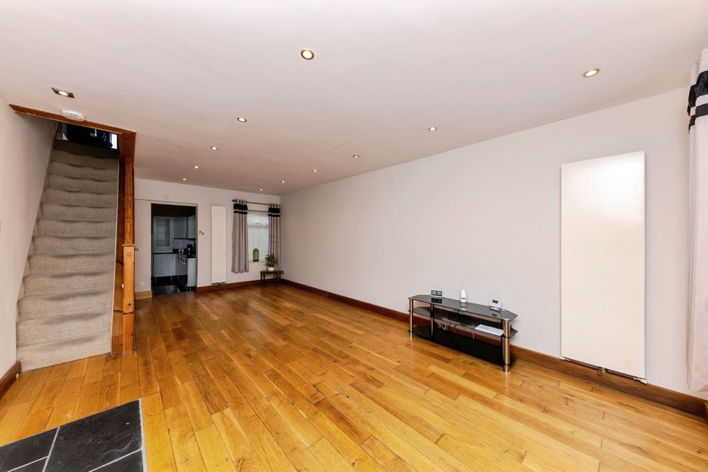Property photo 2 of 14 Pbox-Img.Jpg