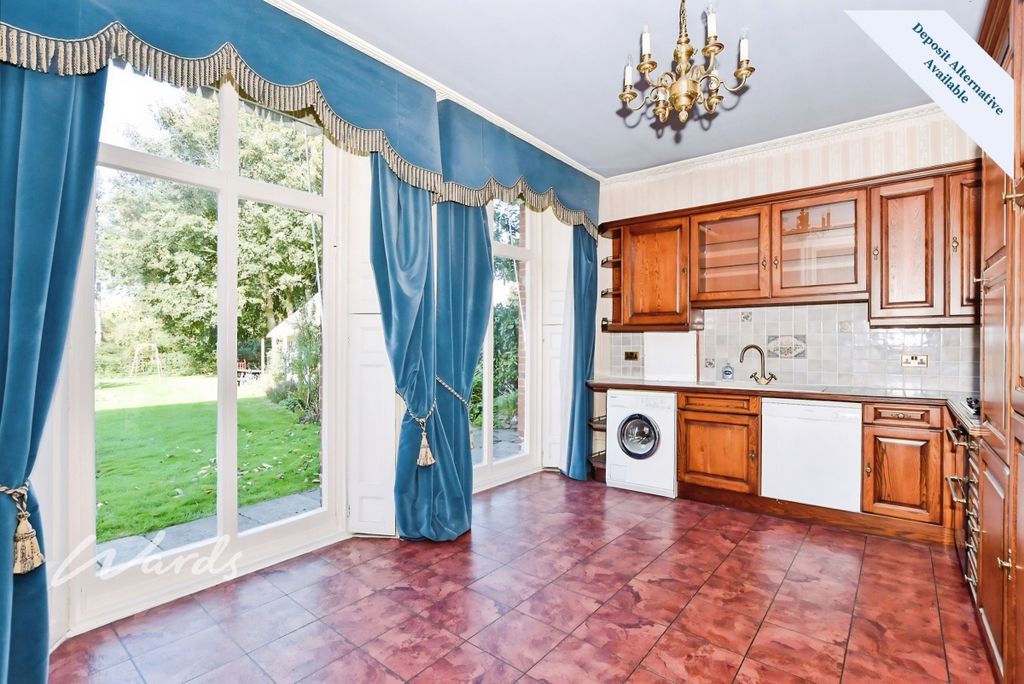 Property photo 2 of 14 Kitchen