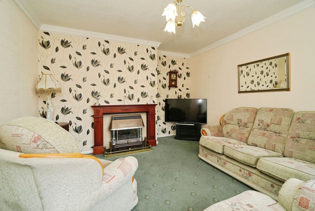 Property photo 2 of 12 Photo