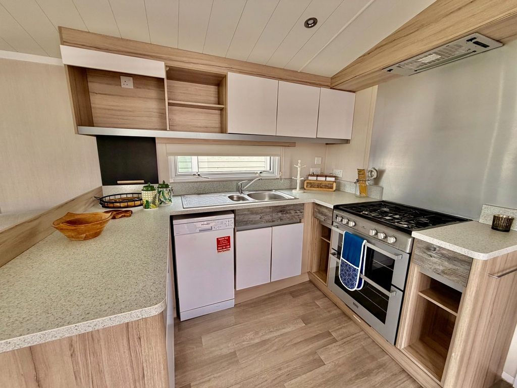 Property photo 3 of 17 Swift Surfshack 2016 Vs332978 139743586.Jpeg