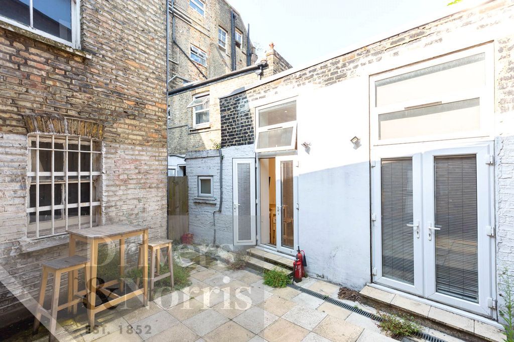 Property photo 2 of 5 Picture No. 05