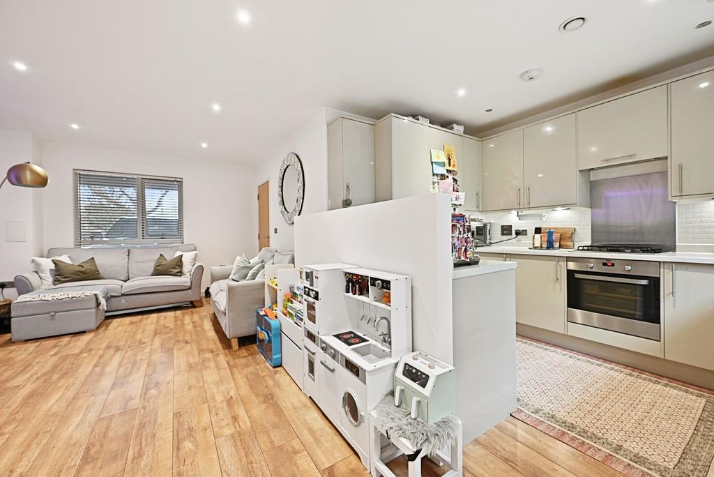 Property photo 3 of 16 Kitchen/Living Space