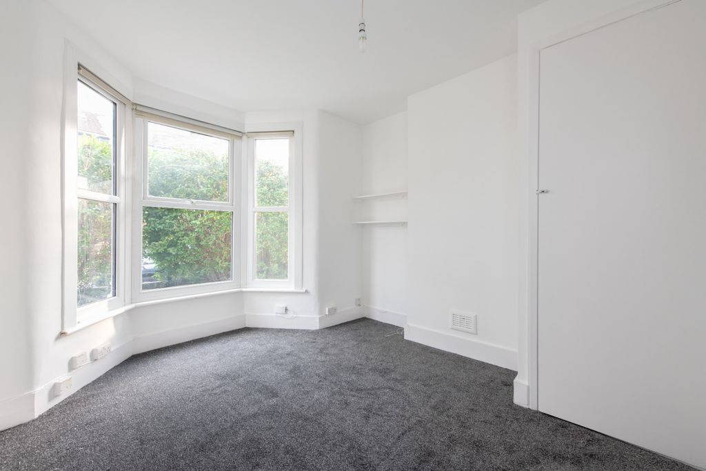 Property photo 2 of 14 4676502