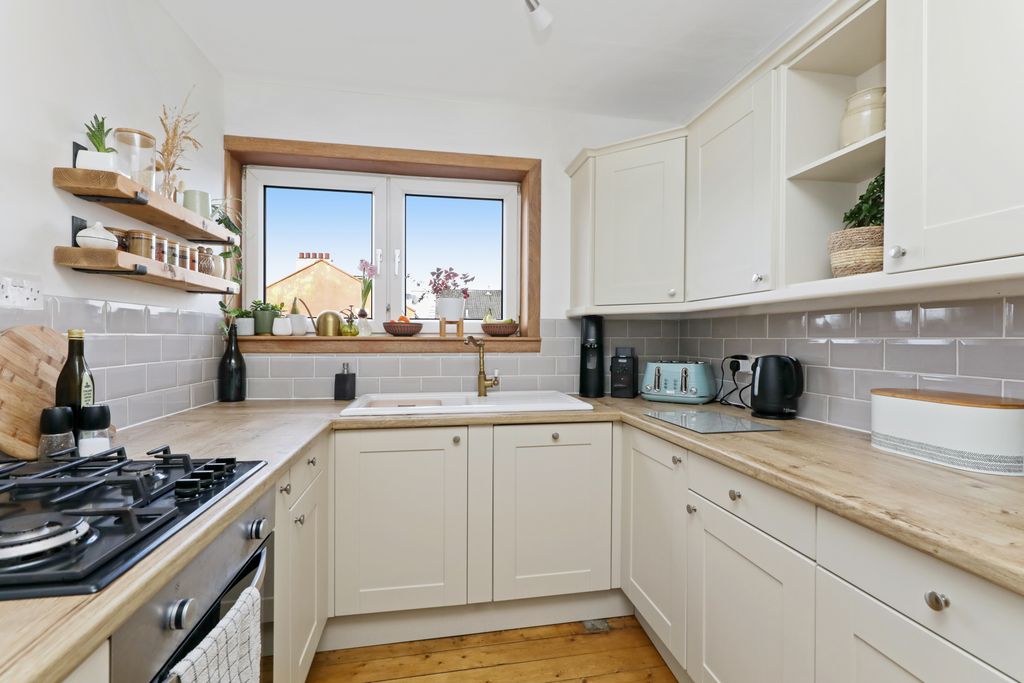 Property photo 2 of 11 Property Image 2