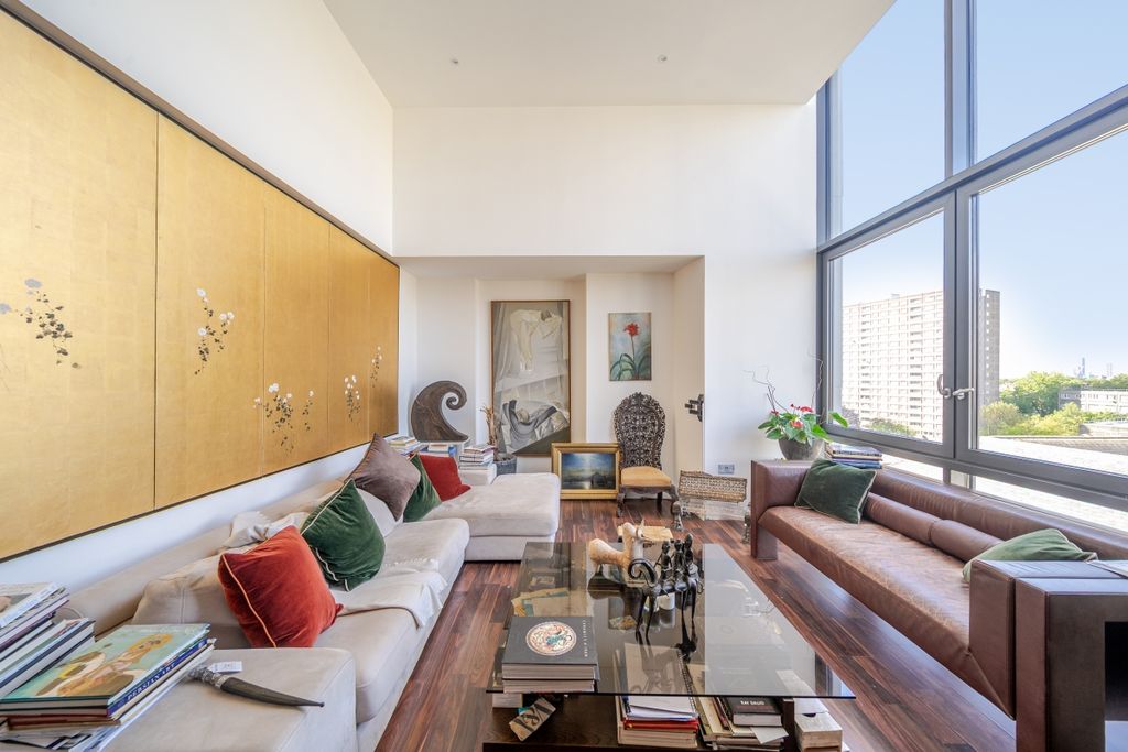 Property photo 1 of 12 1348933-5-68Bffda...