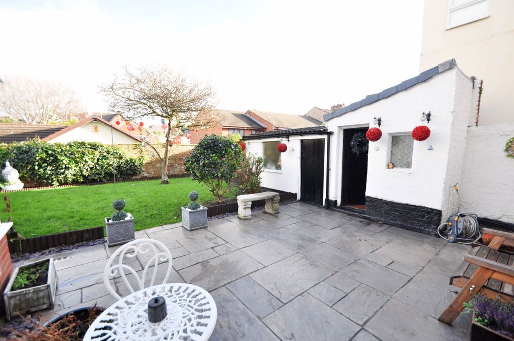 Property photo 3 of 47