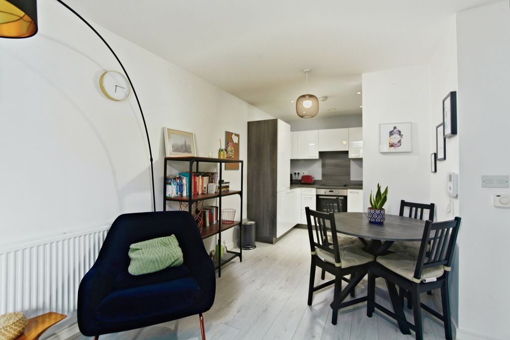 Property photo 2 of 19 Pbox-Img.Jpg