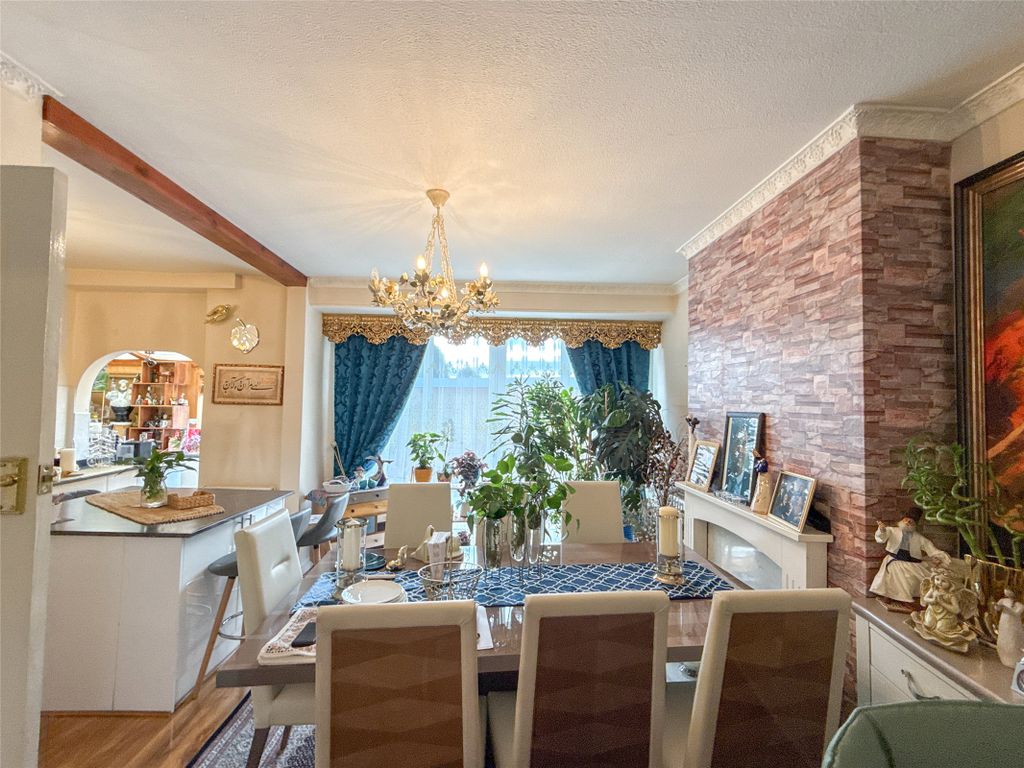 Property photo 3 of 33 Dining Area