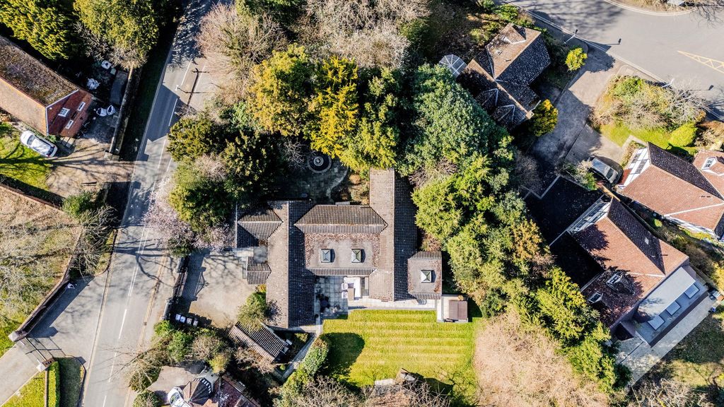 Additional image 19 of 5 bed detached house for saleStation Road, Lingfield RH7