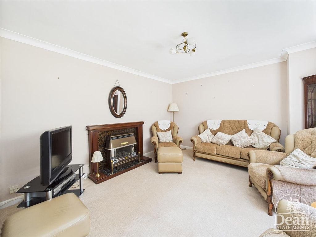 Property photo 2 of 20