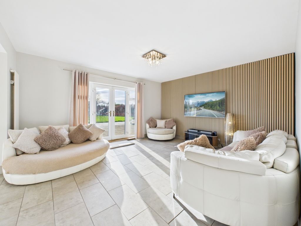 Property photo 3 of 33