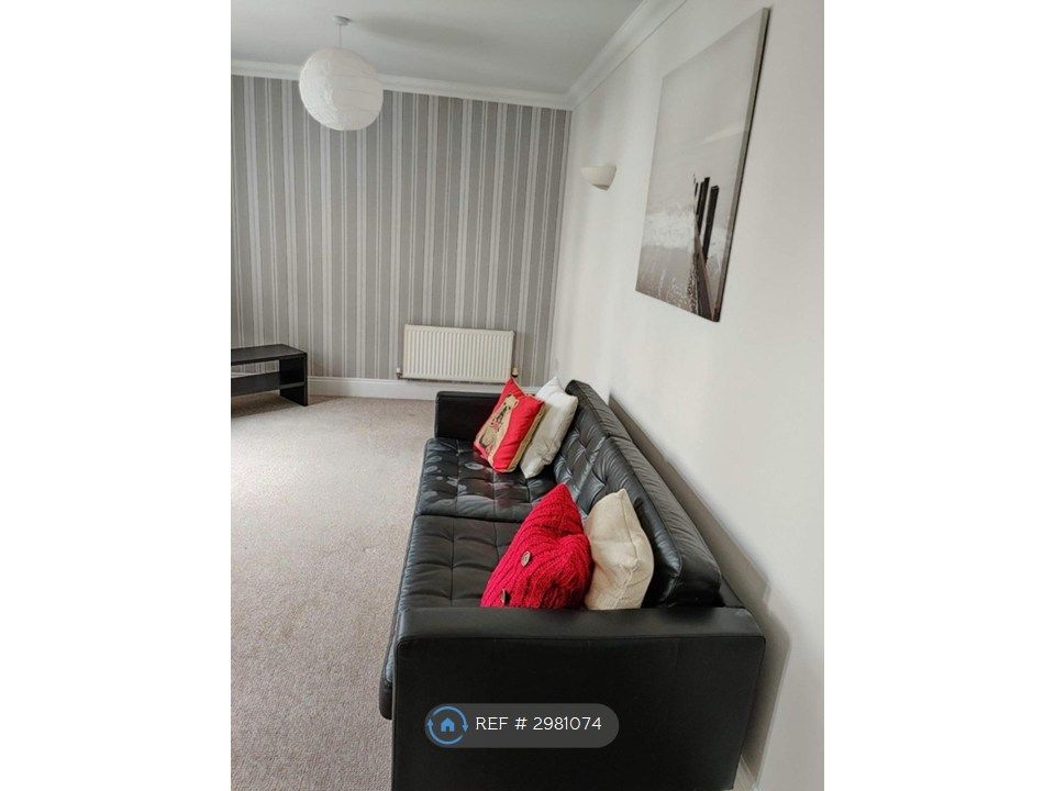 Property photo 1 of 7 Living Room