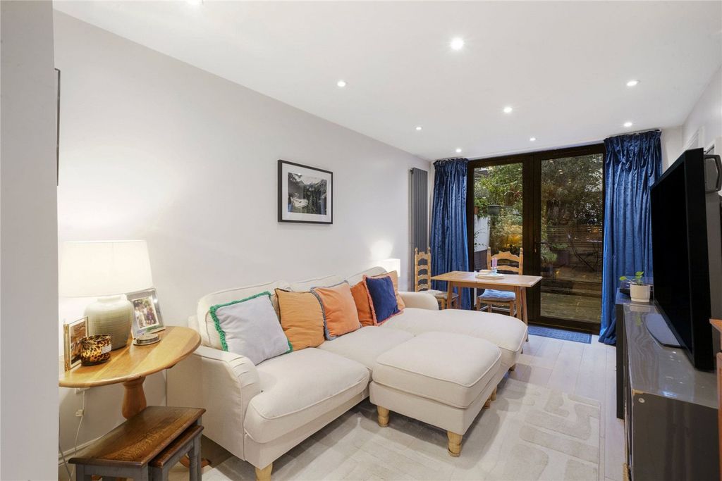 Property photo 3 of 14 Picture No. 17