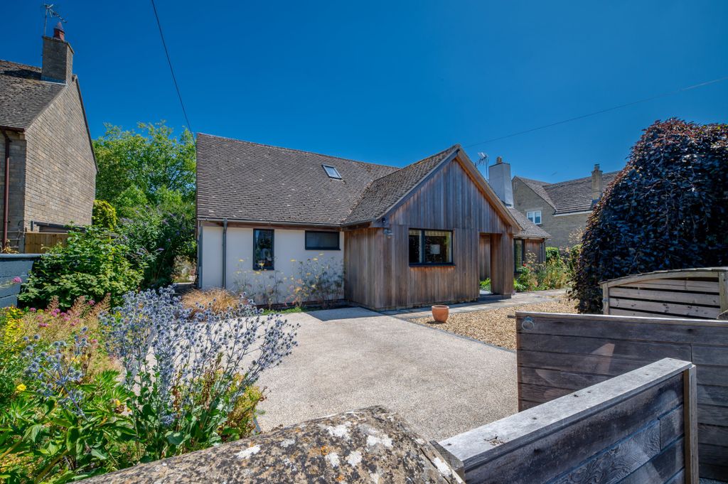 Property photo 1 of 11 Picture No. 01