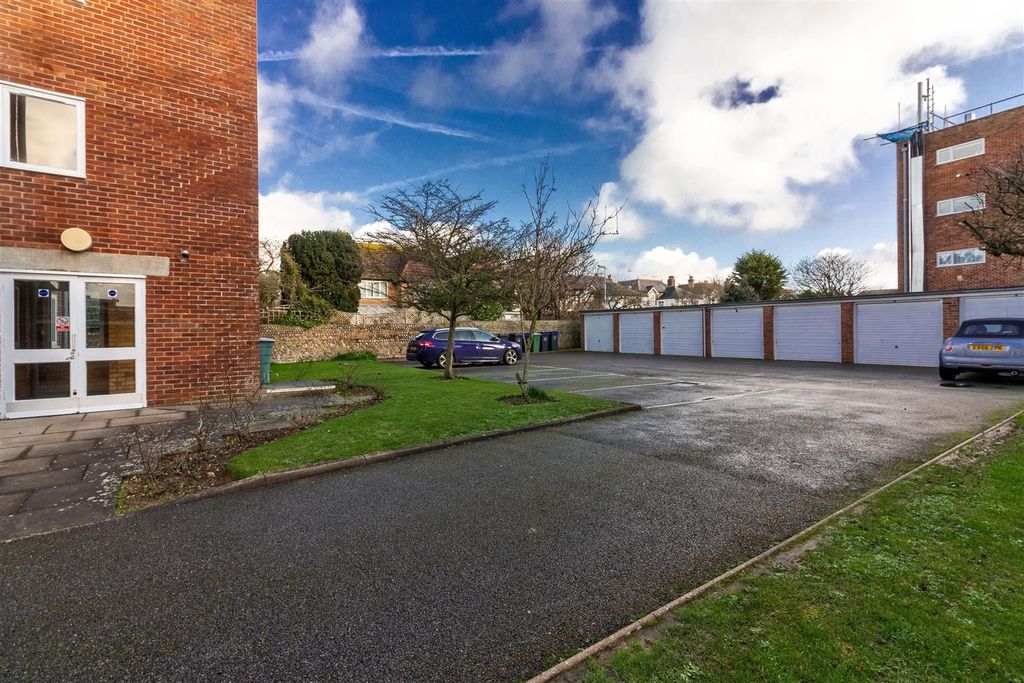 Property photo 3 of 11 For Sale By Aspire Residential - West View Court