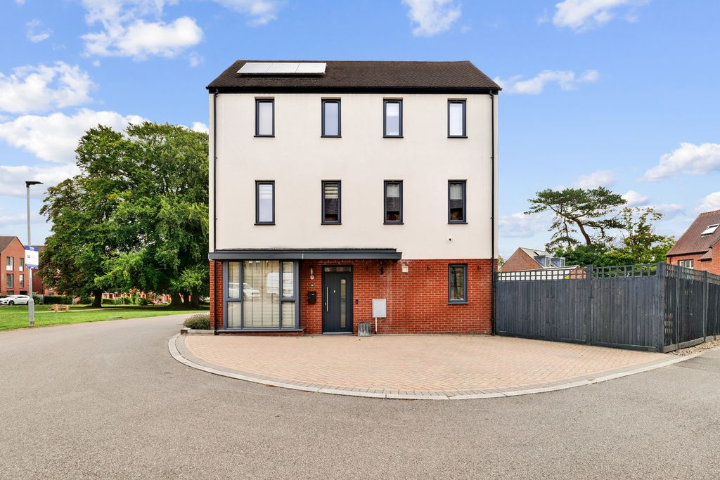 Property photo 1 of 14