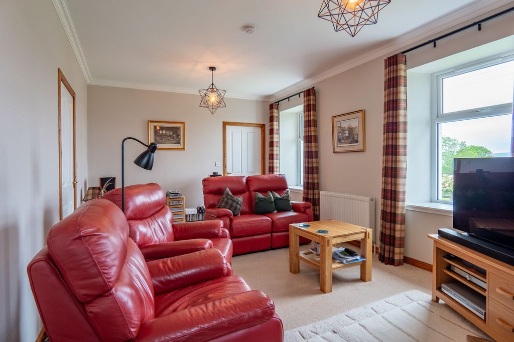 Property photo 3 of 44