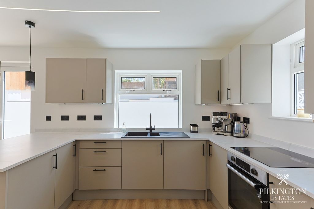 Property photo 2 of 16 5282763