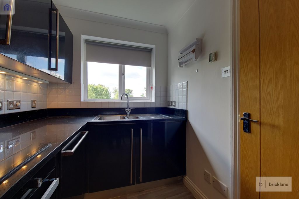 Property photo 3 of 16 Photo 2