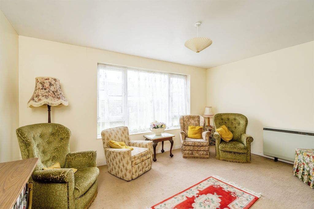 Property photo 2 of 13