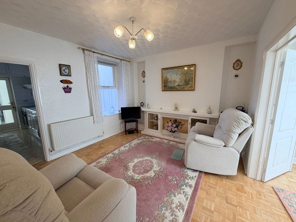 Property photo 3 of 29