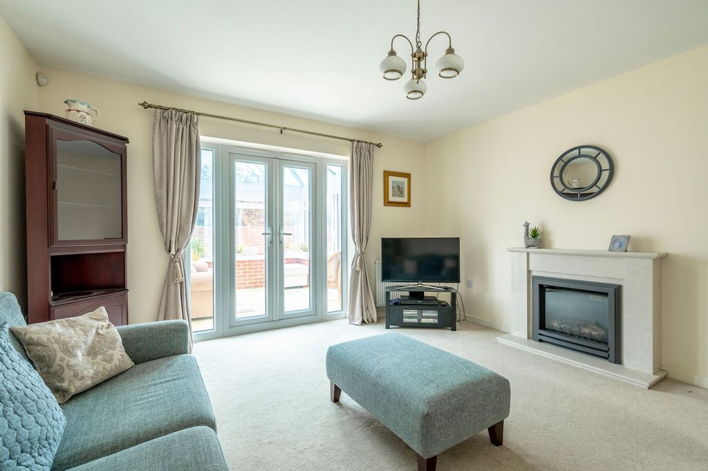 Property photo 3 of 21